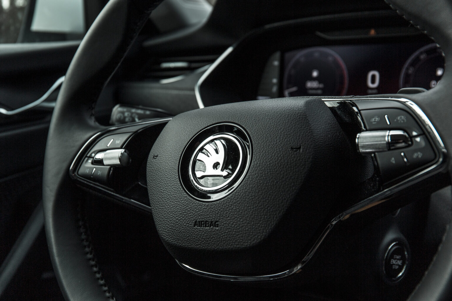 Skoda OCTAVIA Combi Elegance  nomas automašīna