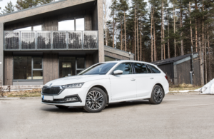 Skoda OCTAVIA Combi Elegance  nomas automašīna