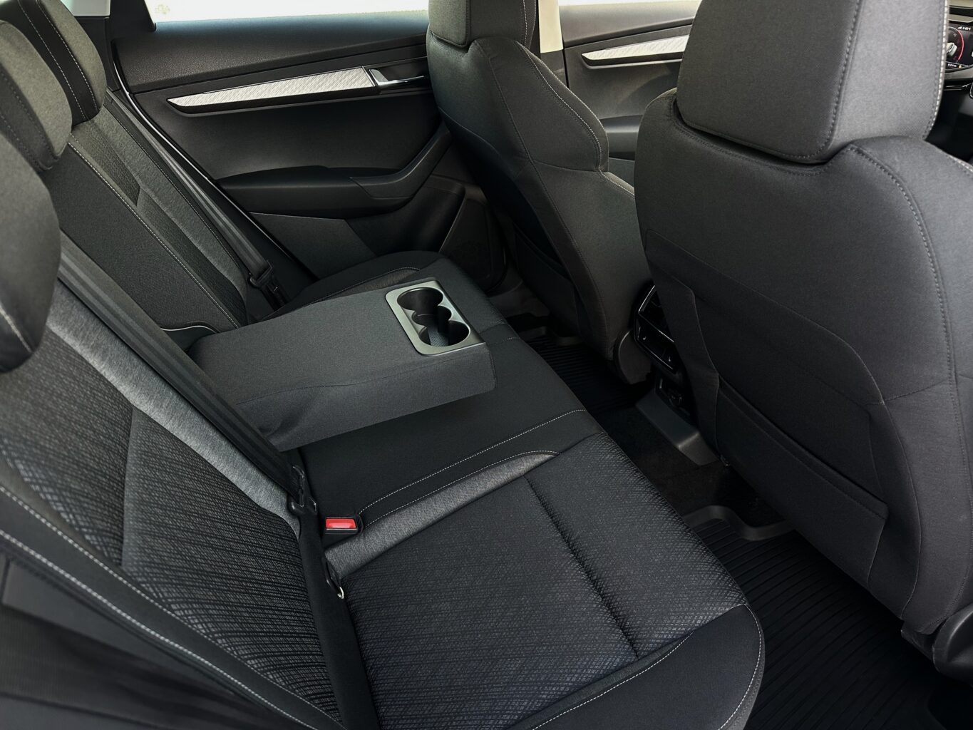 Skoda Karoq Elegance nomas automašīna