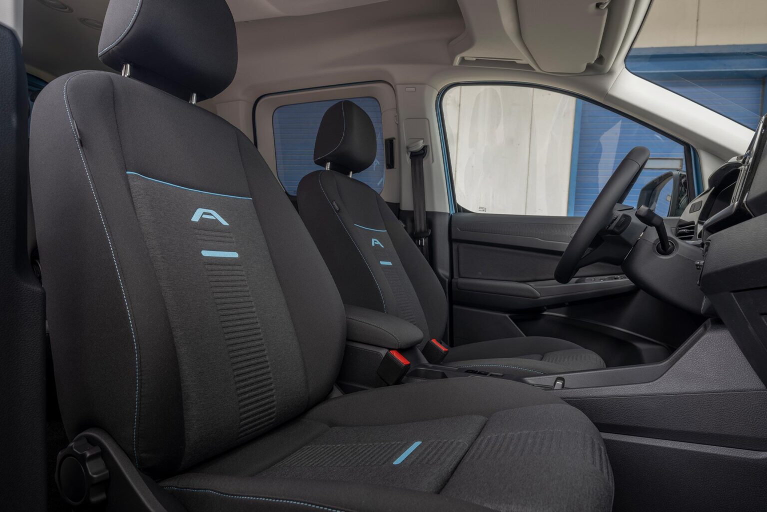 Ford TOURNEO CONNECT Арендный автомобиль