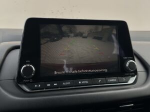 Nissan QASHQAI nomas automašīna