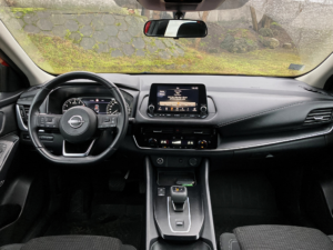 Nissan QASHQAI nomas automašīna