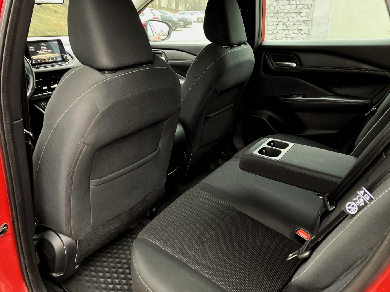 Nissan QASHQAI nomas automašīna