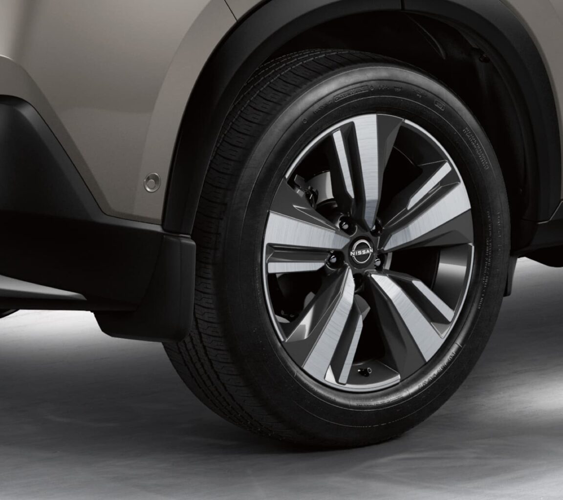Nissan X-TRAIL nomas automašīna