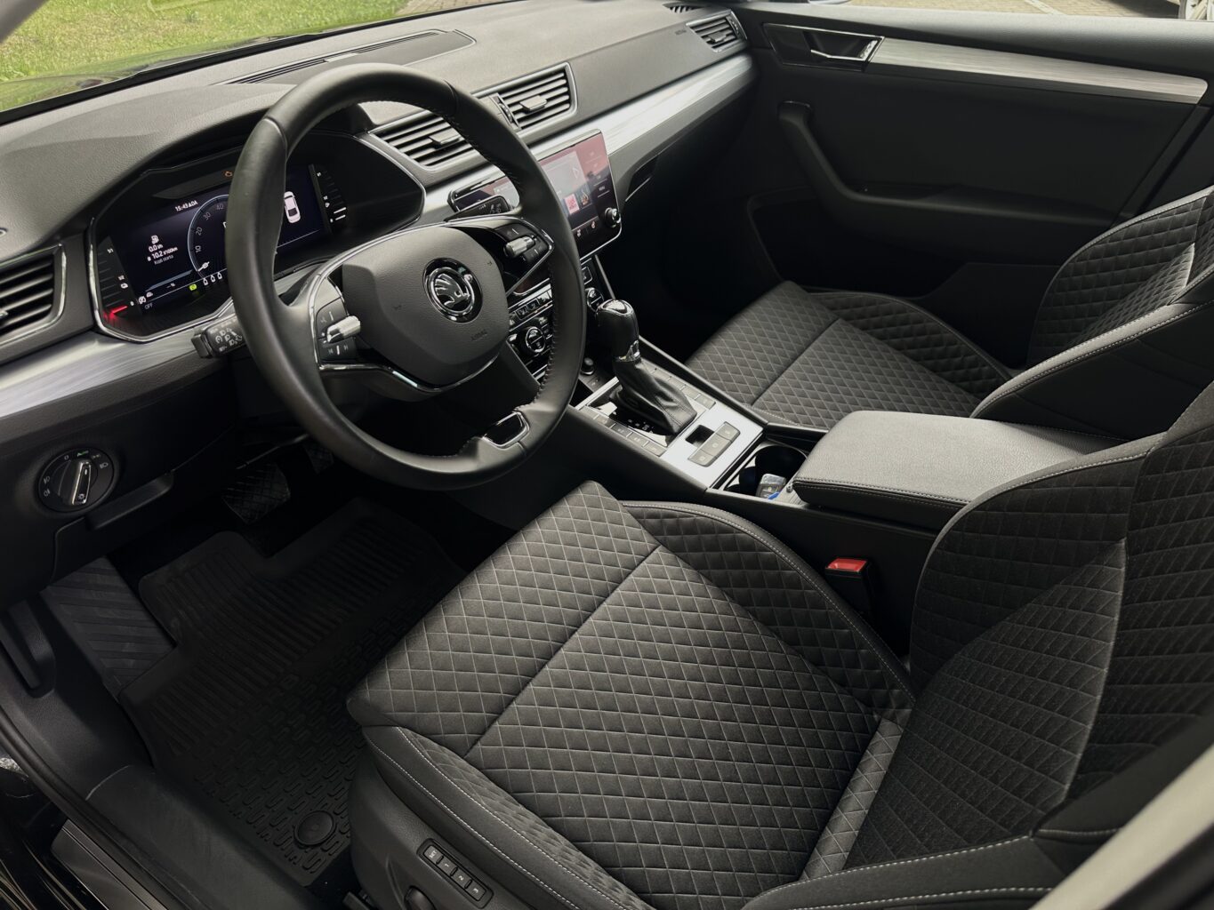 Skoda SUPERB nomas automašīna