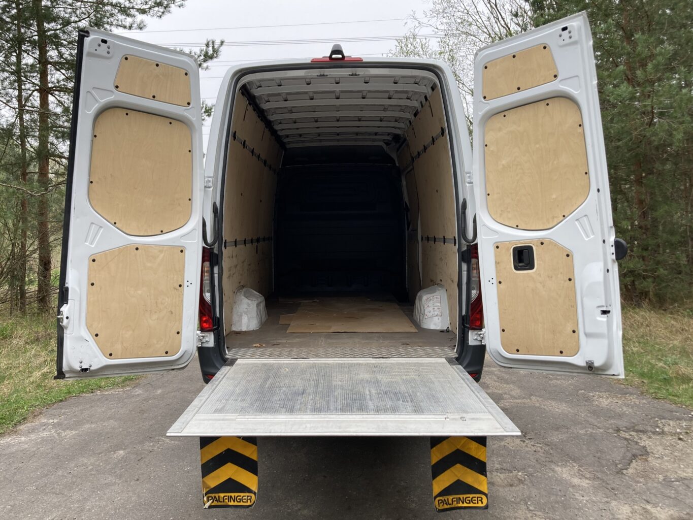 Mercedes-Benz Sprinter 317 nomas automašīna
