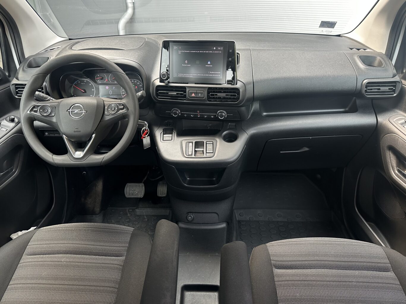 Opel Combo E nomas automašīna