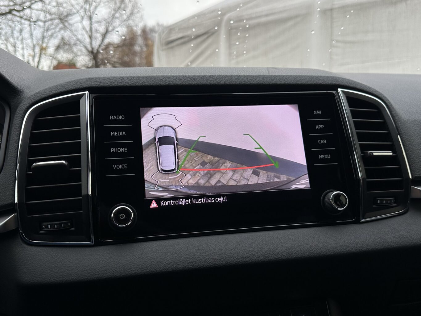 Skoda Karoq nomas automašīna