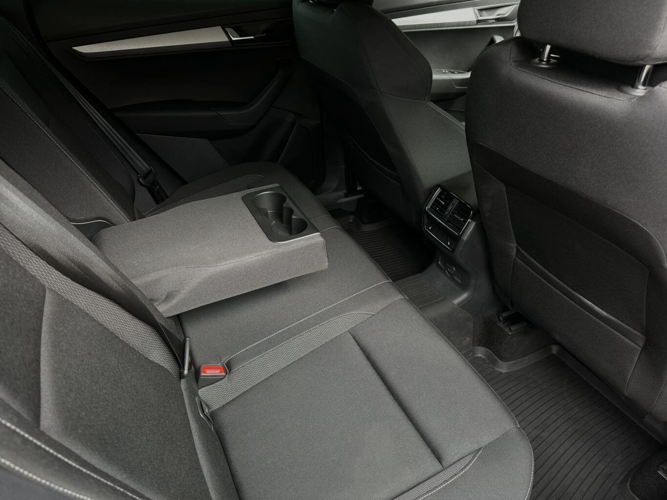 Skoda Karoq nomas automašīna