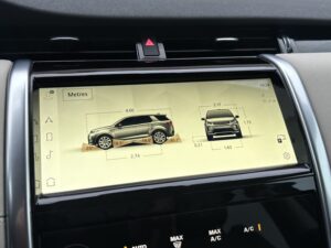 Land Rover Discovery nomas automašīna