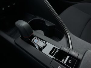 Toyota C-HR nomas automašīna