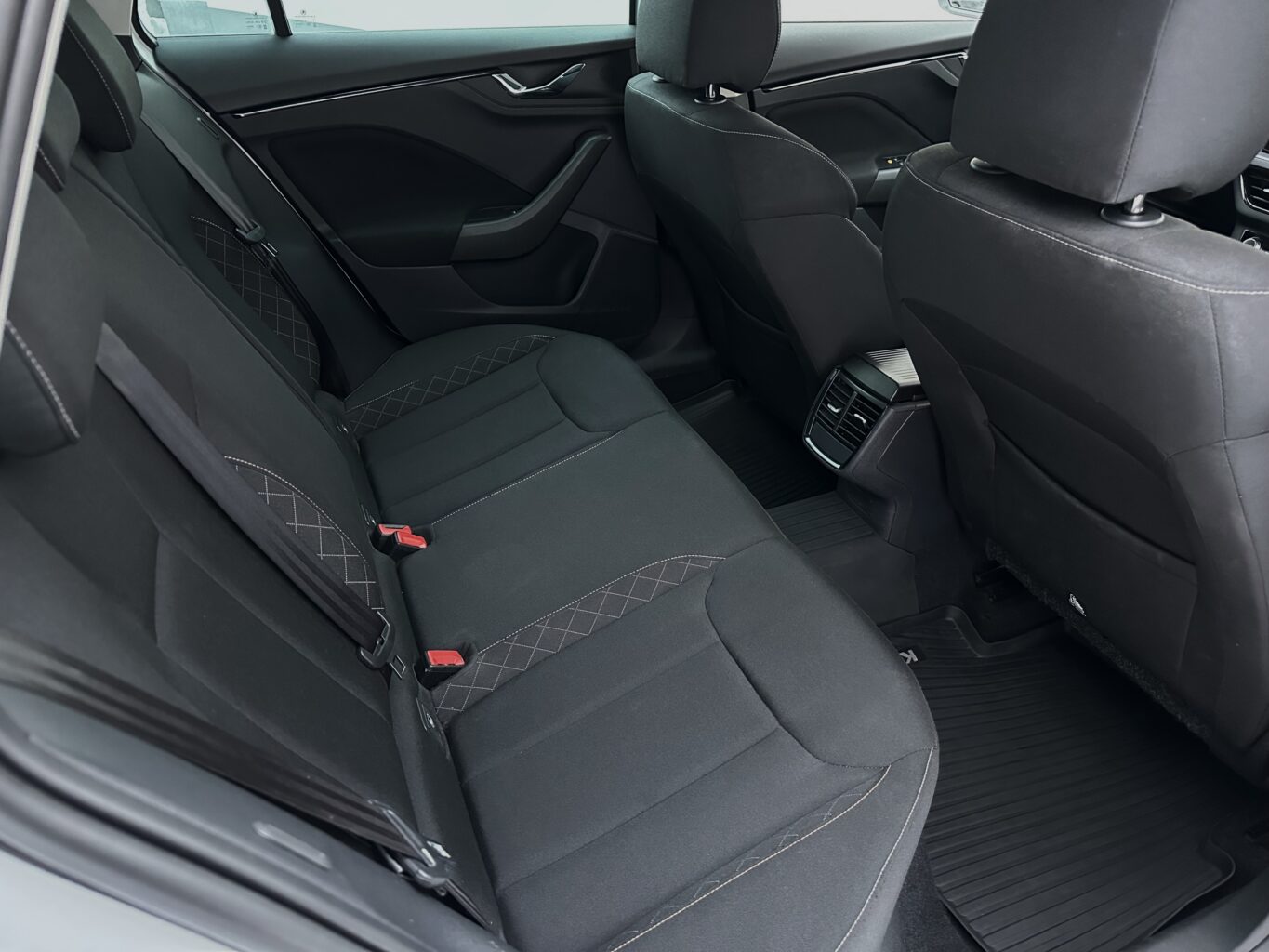 Skoda Kamiq nomas automašīna