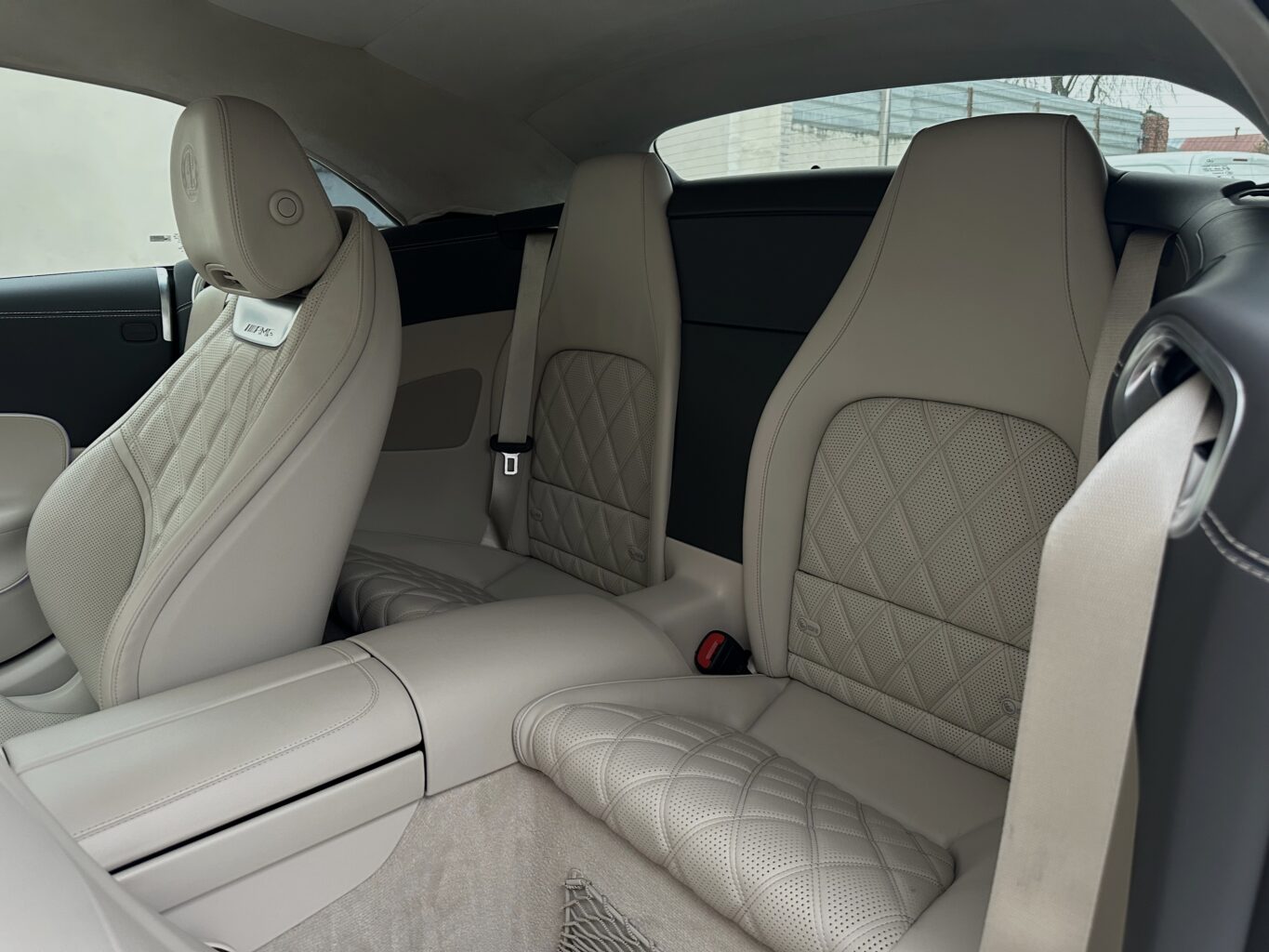 Mercedes-Benz SL63 Арендный автомобиль