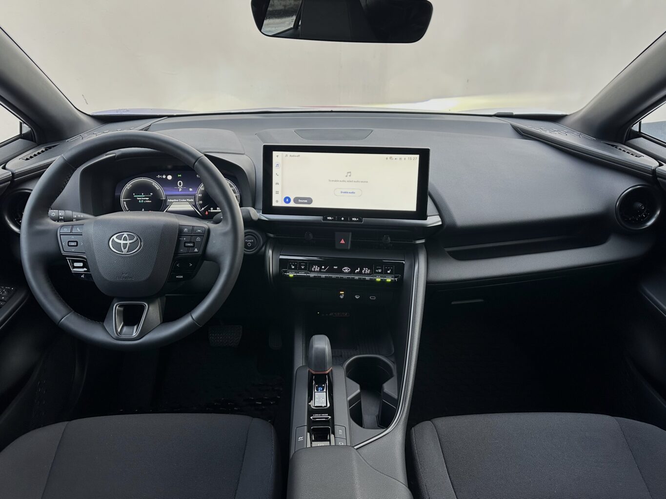 Toyota C-HR nomas automašīna