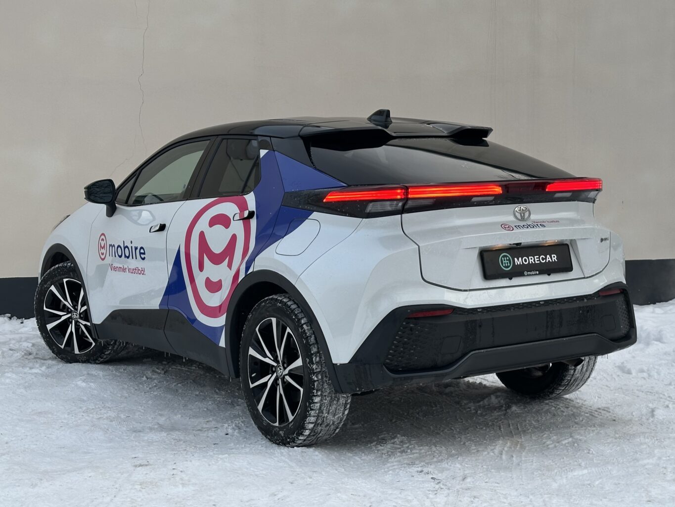Toyota C-HR nomas automašīna