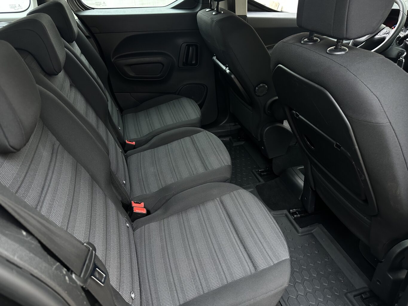 Opel COMBO nomas automašīna