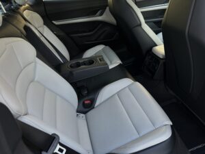 Porsche Taycan  Арендный автомобиль