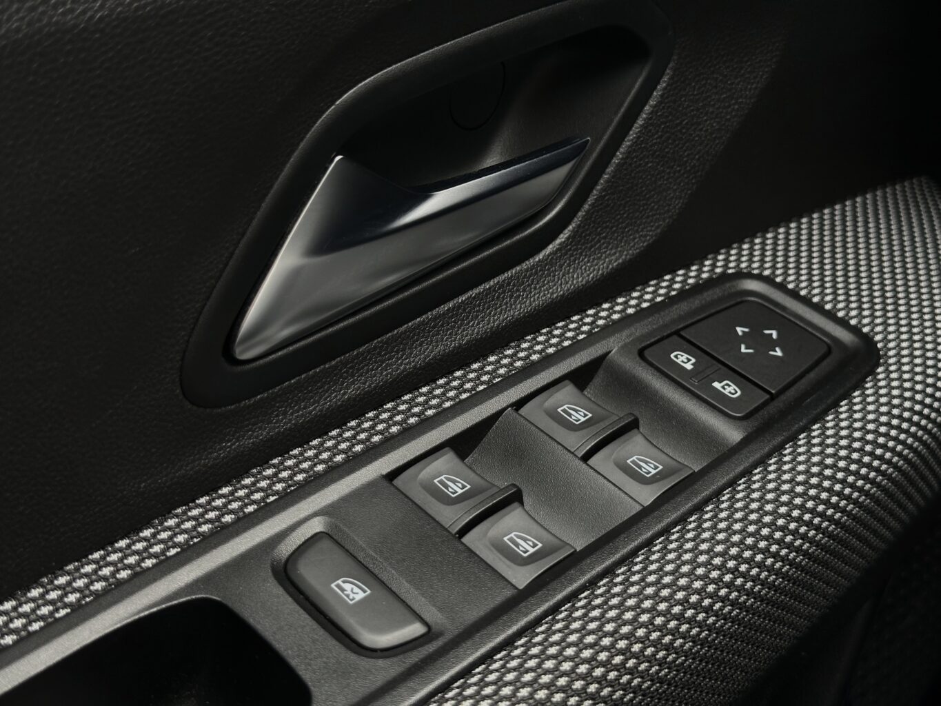 Dacia SANDERO nomas automašīna