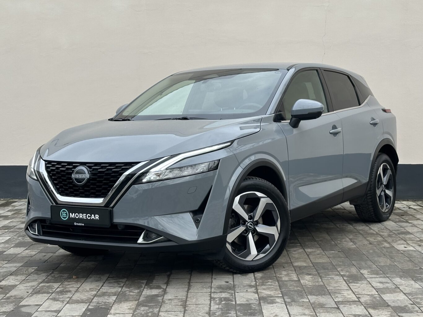 Nissan QASHQAI nomas automašīna
