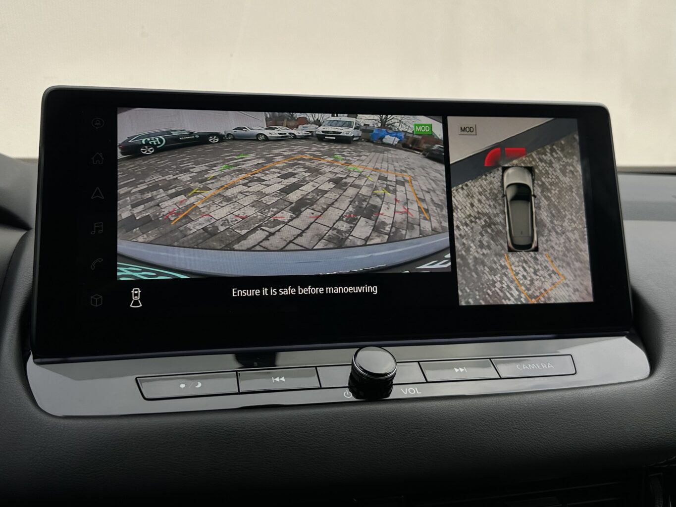 Nissan QASHQAI nomas automašīna