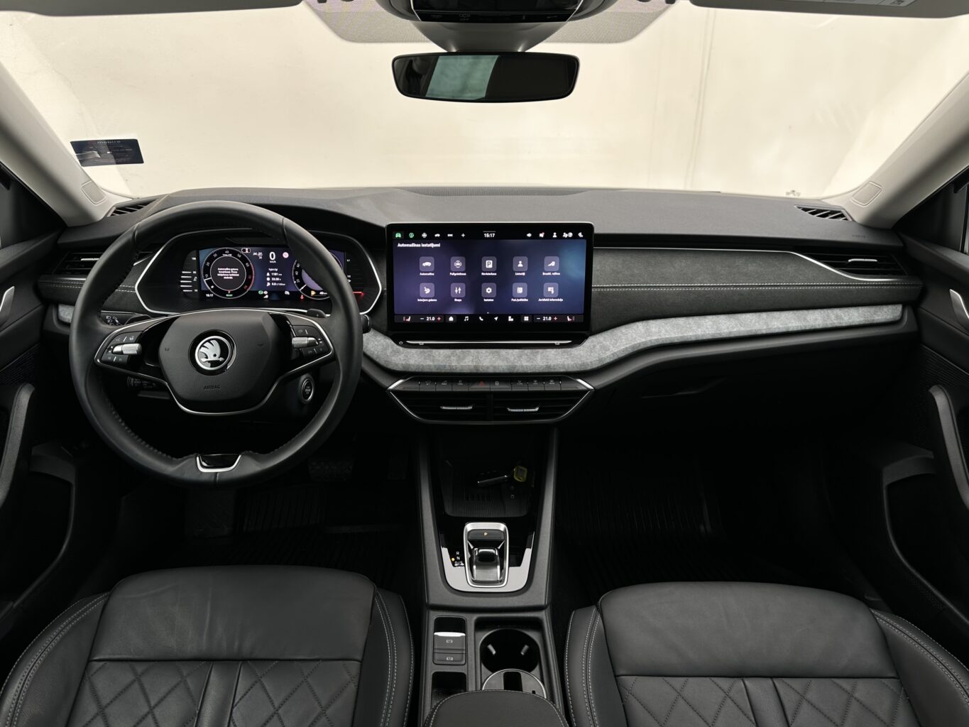 Skoda OCTAVIA nomas automašīna