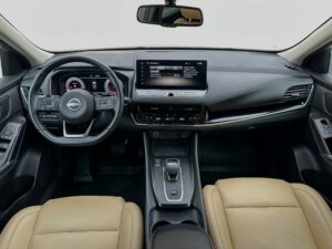Nissan QASHQAI nomas automašīna