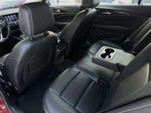 Opel INSIGNIA nomas automašīna