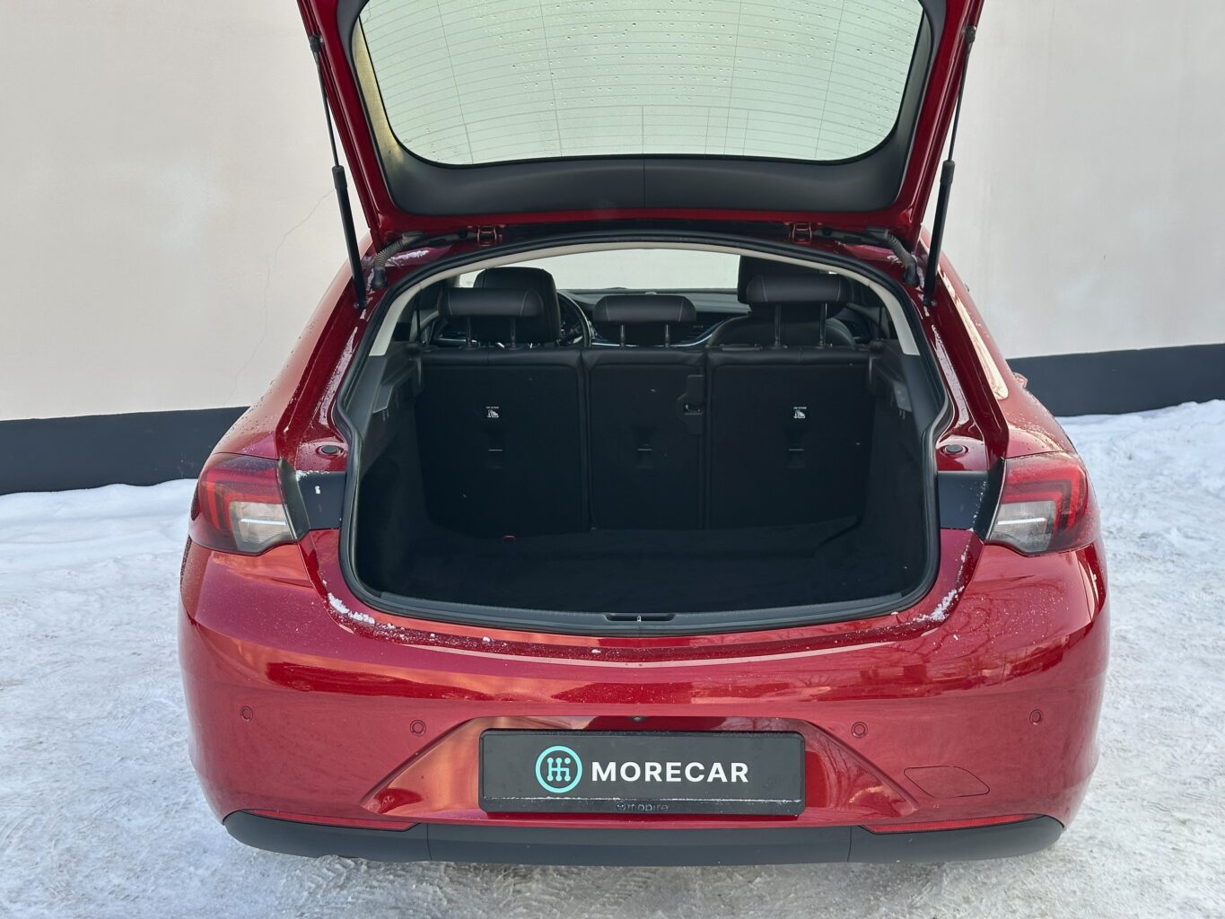 Opel INSIGNIA nomas automašīna