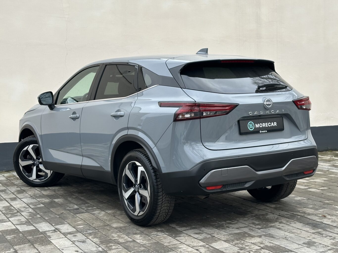 Nissan QASHQAI nomas automašīna