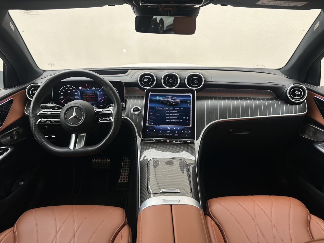 Mercedes-Benz GLC200 nomas automašīna