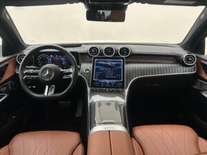 Mercedes-Benz GLC200 nomas automašīna