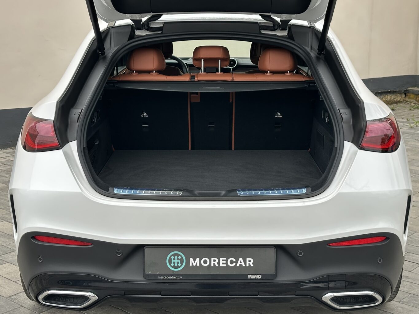 Mercedes-Benz GLC200 nomas automašīna
