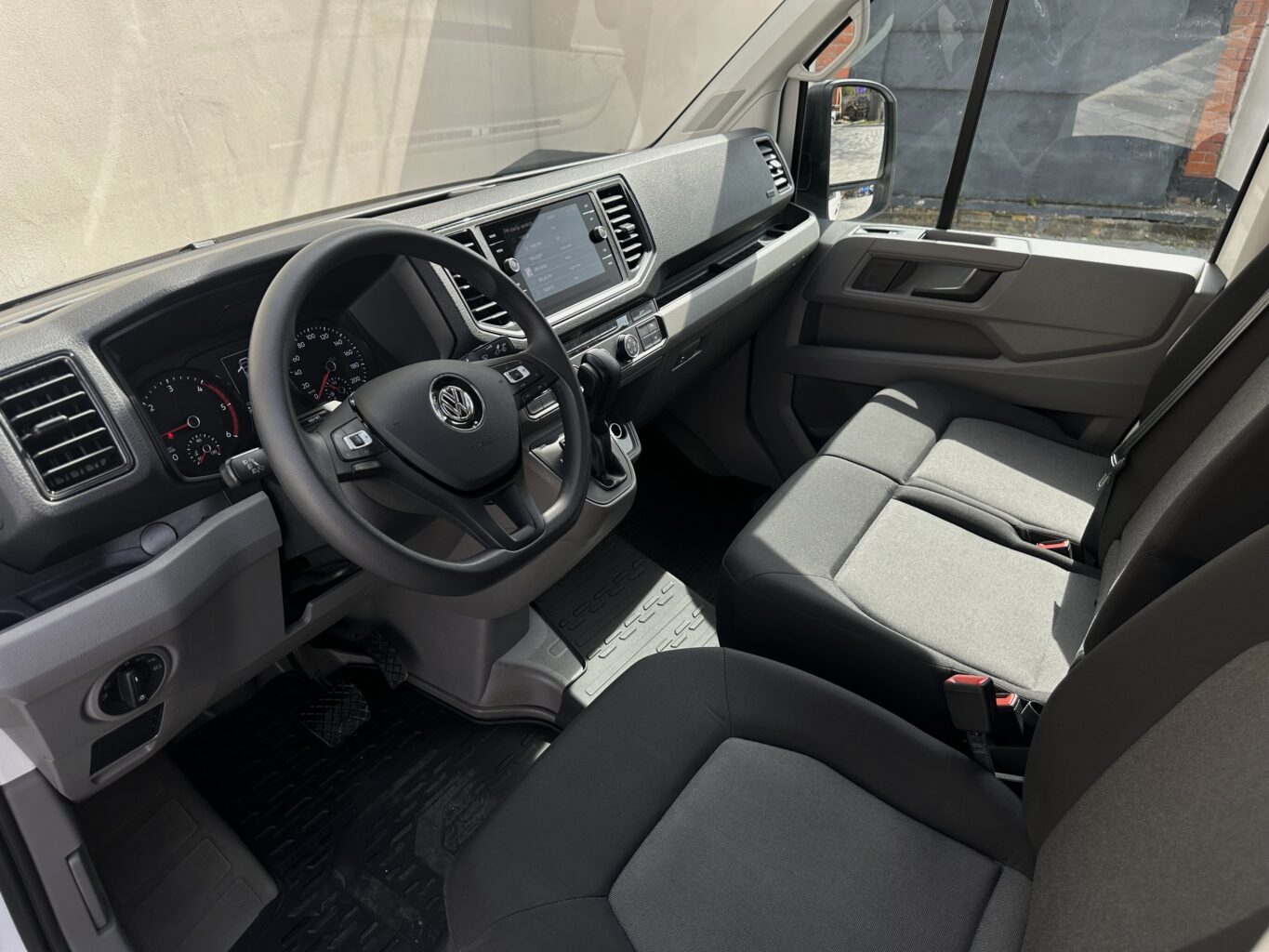 Volkswagen CRAFTER nomas automašīna