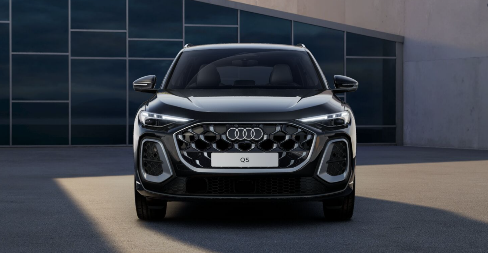Audi Q5 nomas automašīna