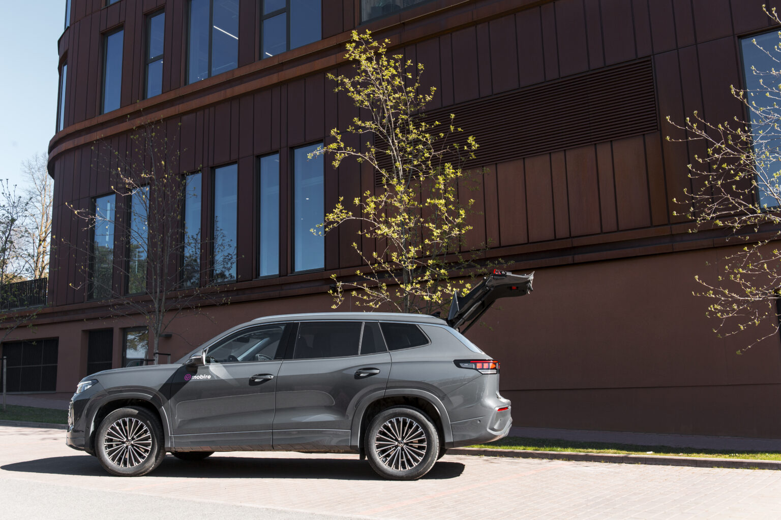 Volkswagen TAYRON nomas automašīna