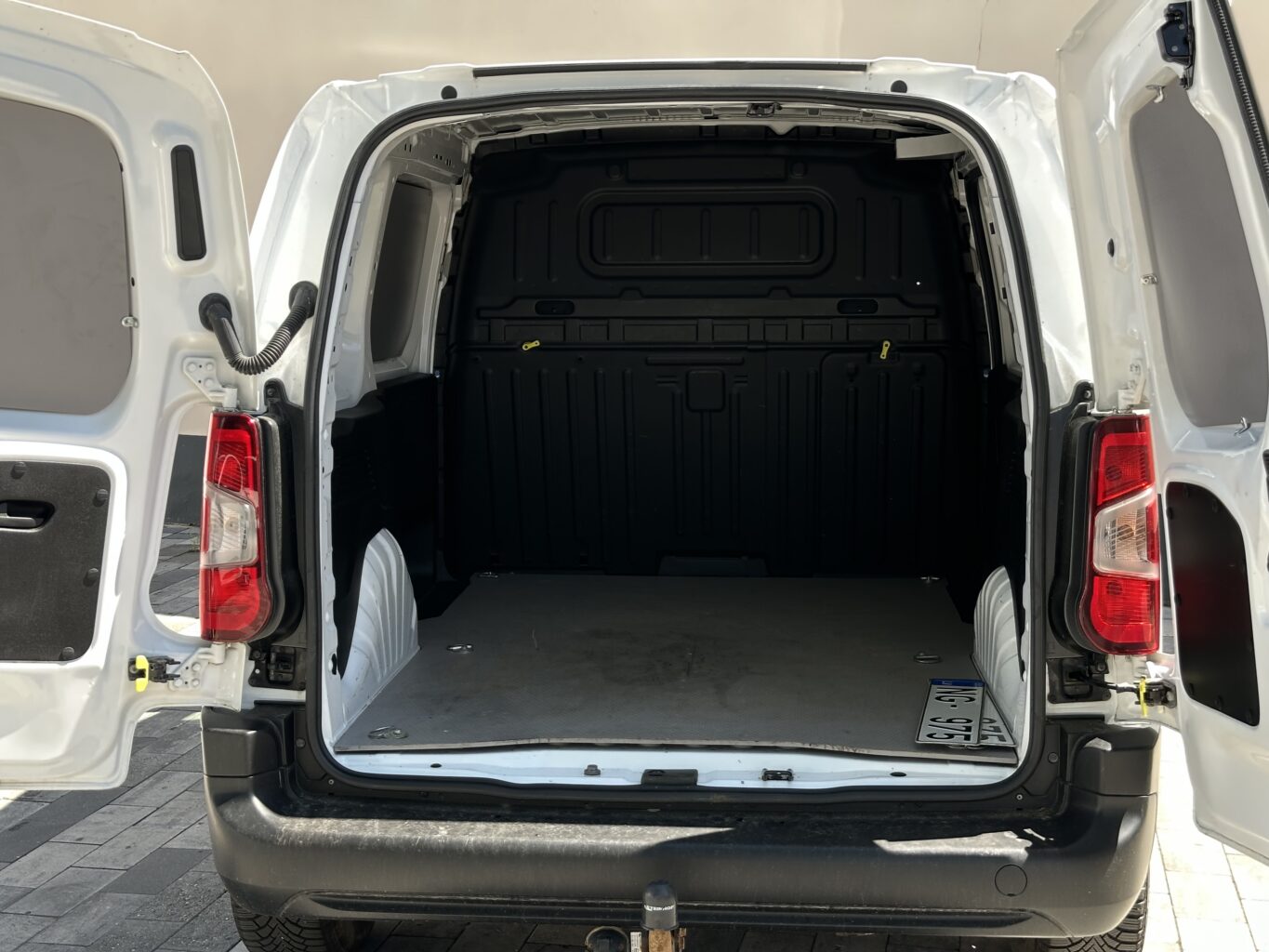Opel COMBO nomas automašīna