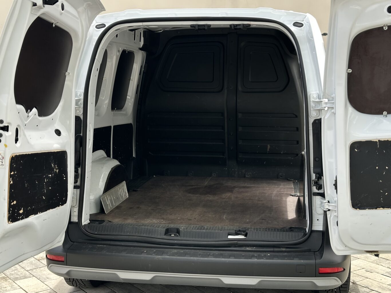 Renault Kangoo nomas automašīna