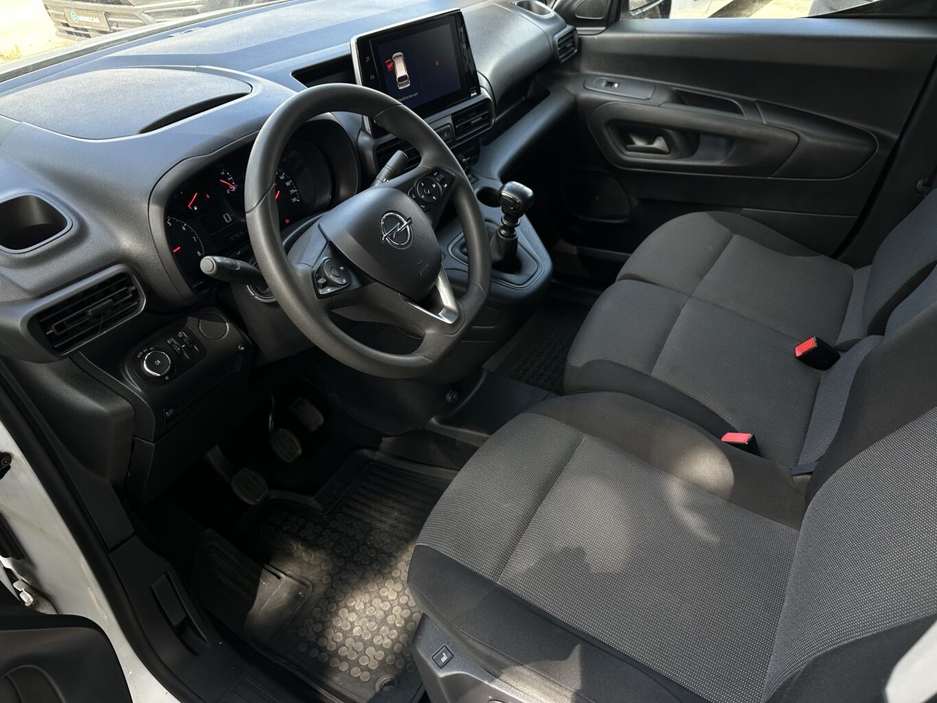 Opel COMBO nomas automašīna
